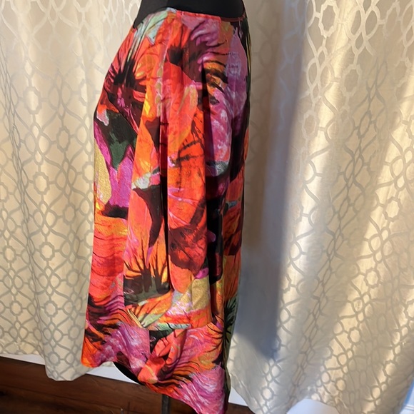 John Paul Richard women’s floral top size XL semi-see through. - Picture 4 of 9